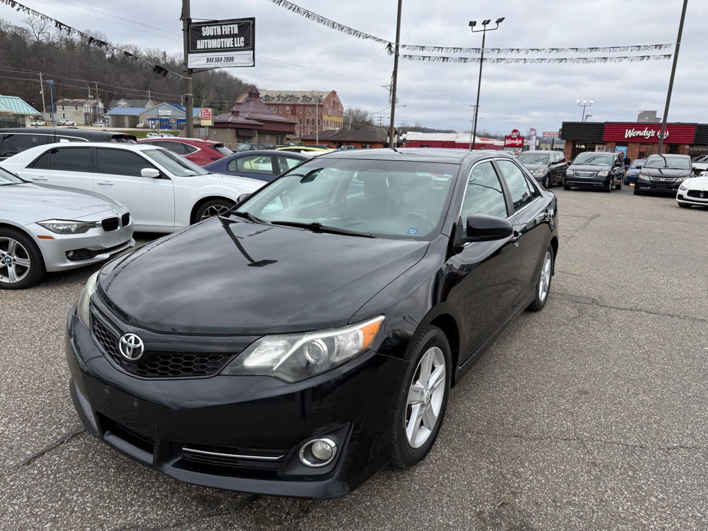 2012 Toyota Camry Image 4