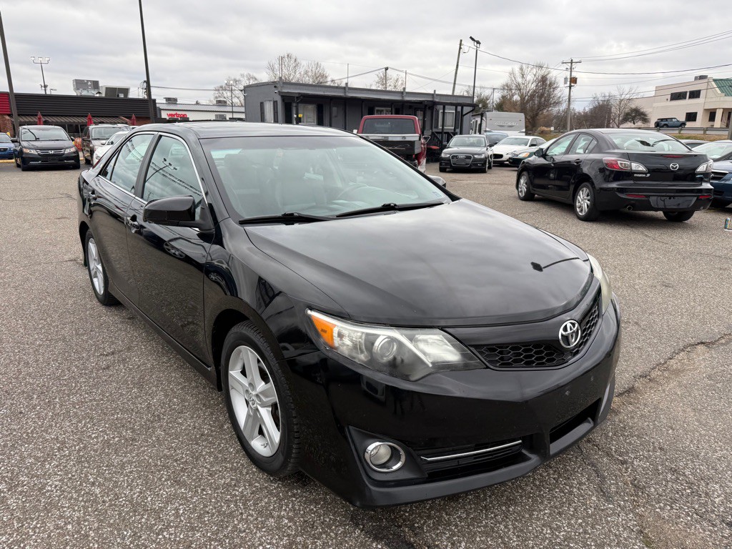 2012 Toyota Camry Image 7