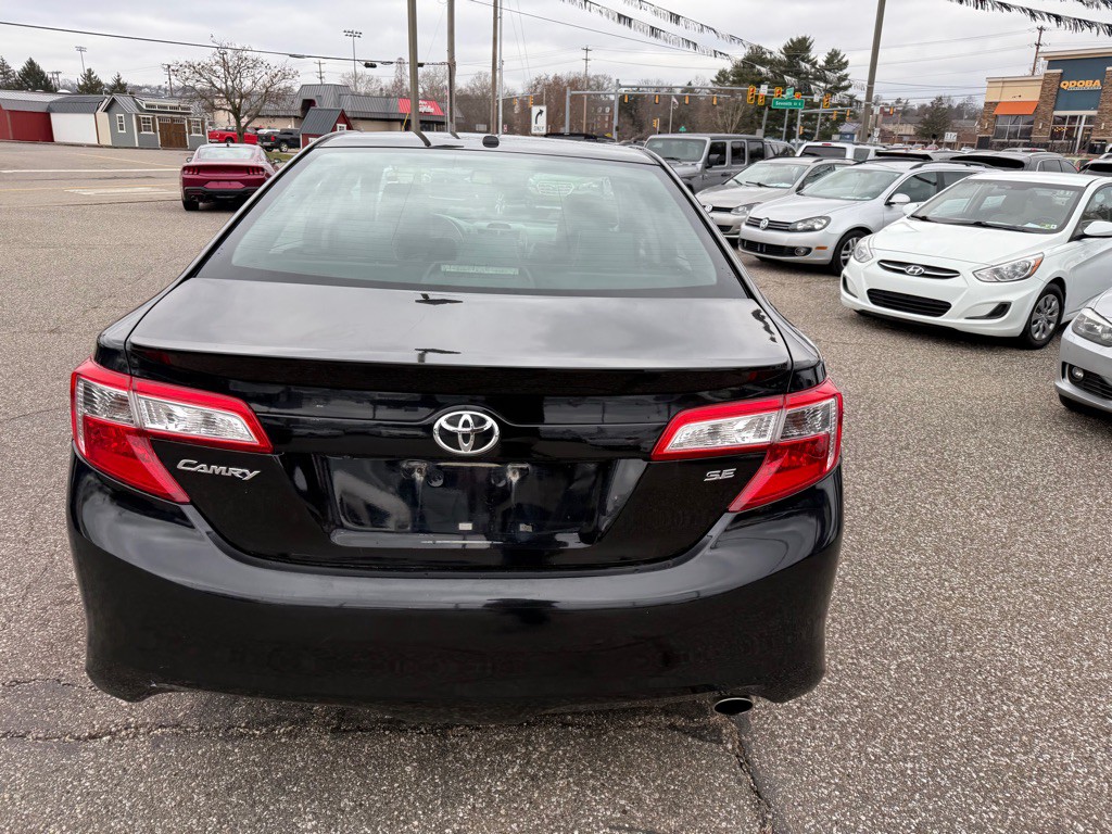 2012 Toyota Camry Image 10