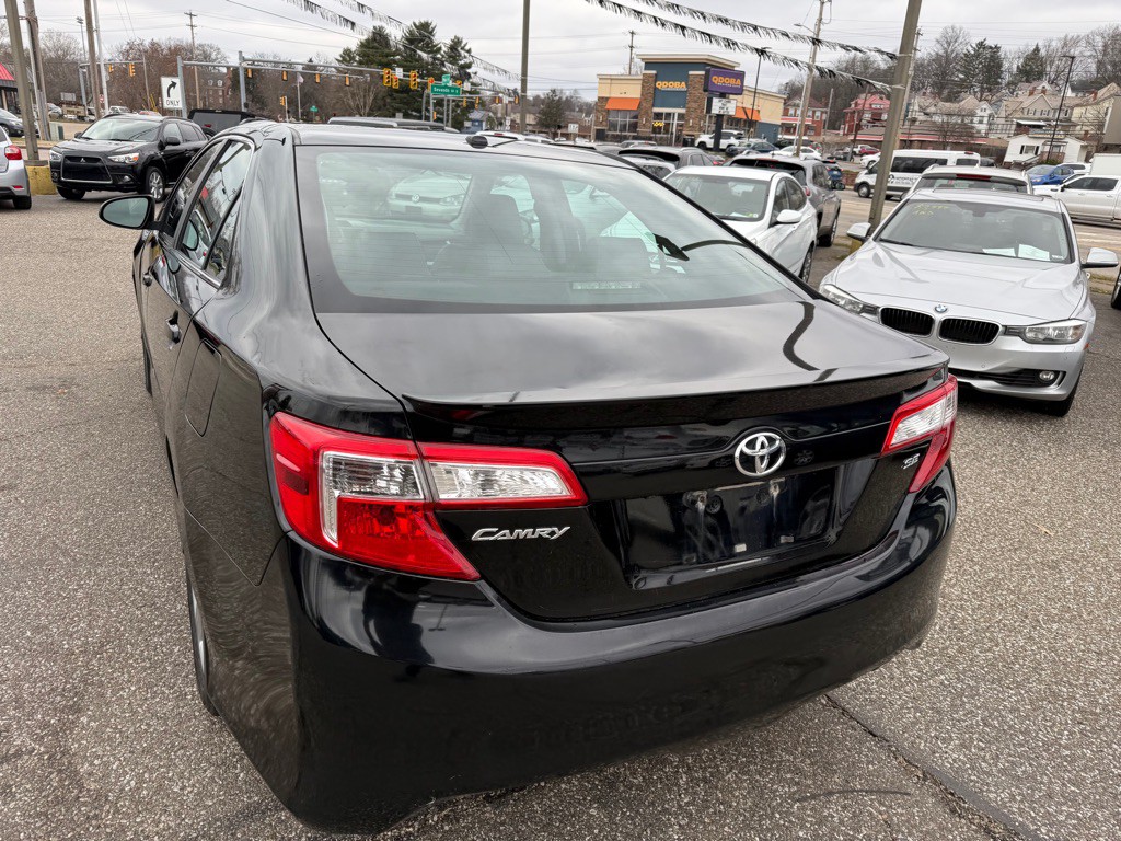 2012 Toyota Camry Image 11