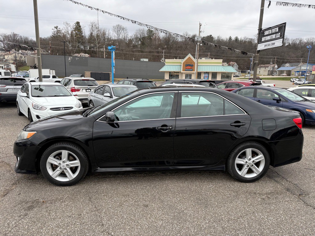 2012 Toyota Camry Image 13