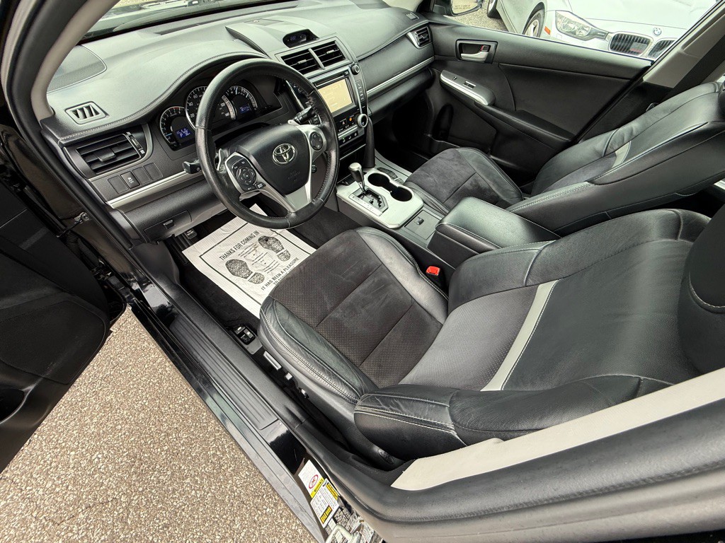 2012 Toyota Camry Image 14