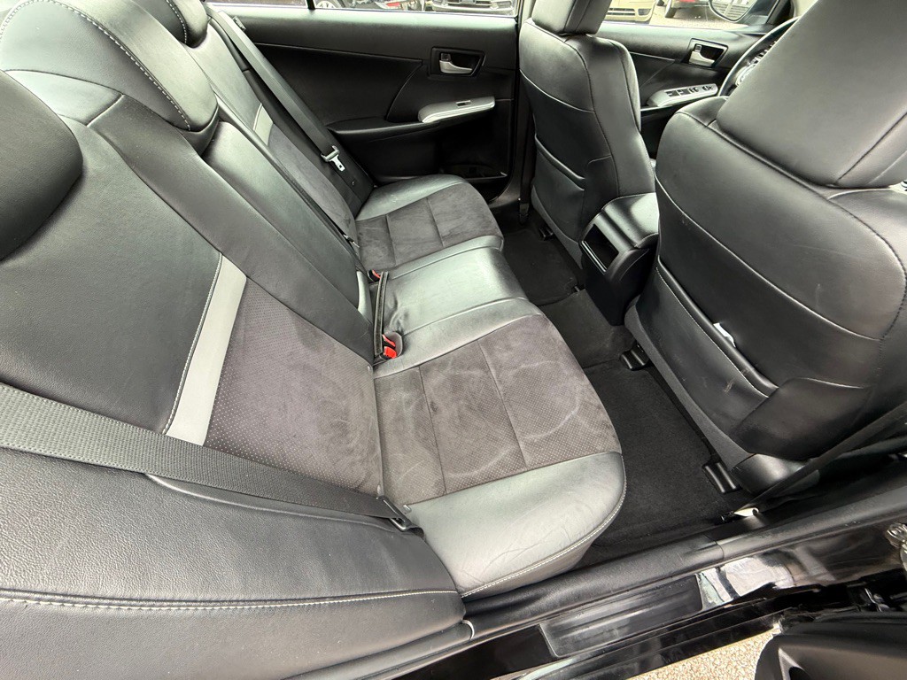 2012 Toyota Camry Image 16