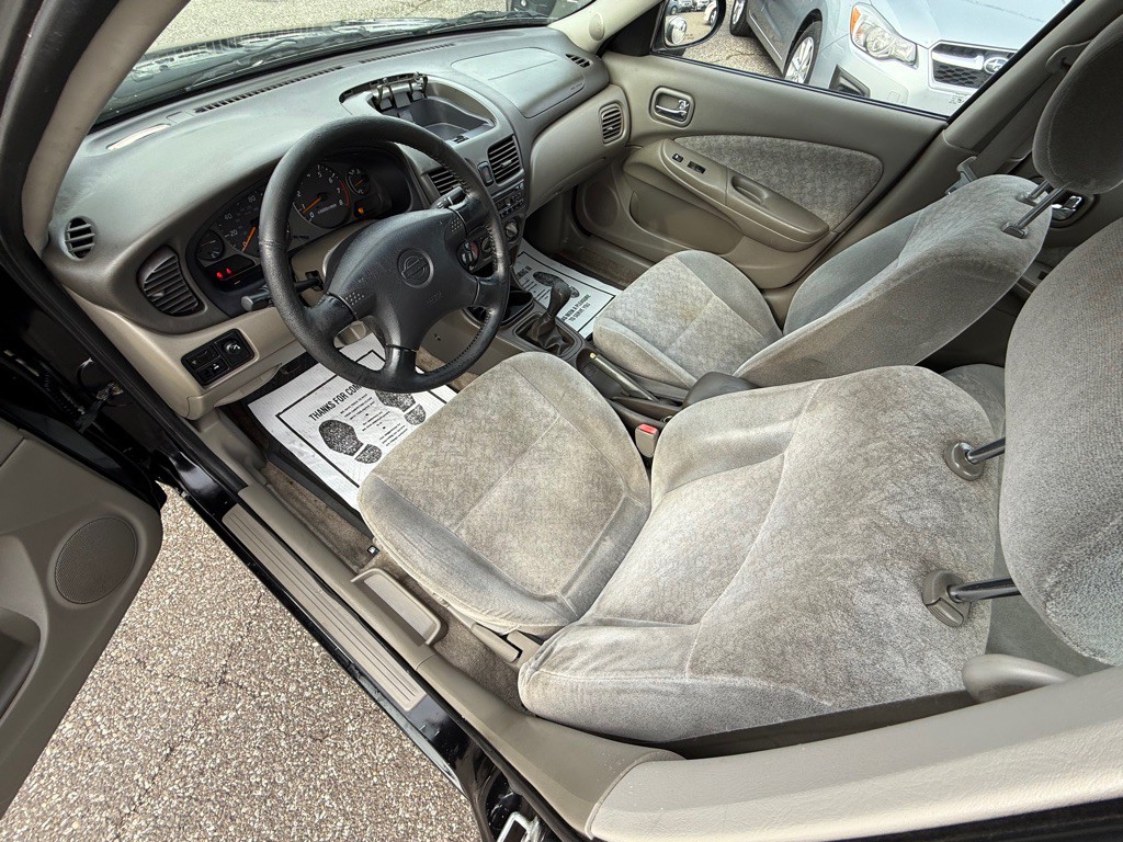 2002 Nissan Sentra Image 13