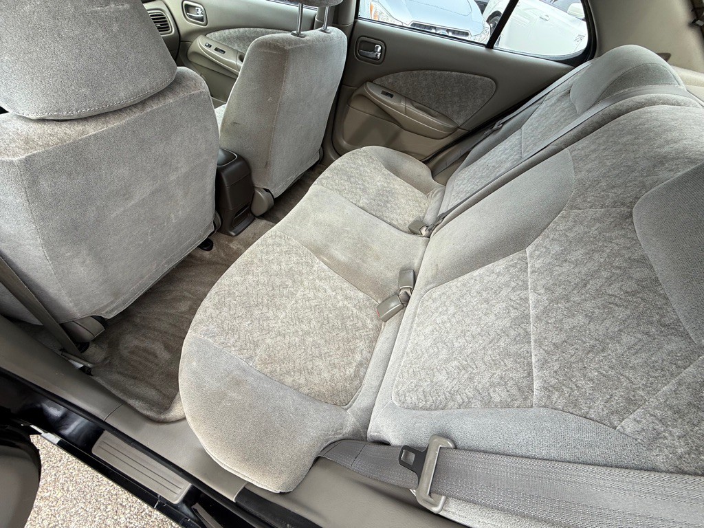 2002 Nissan Sentra Image 15