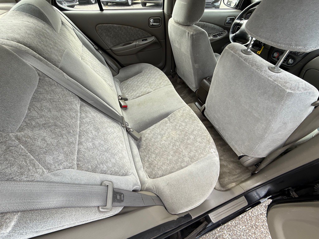 2002 Nissan Sentra Image 16