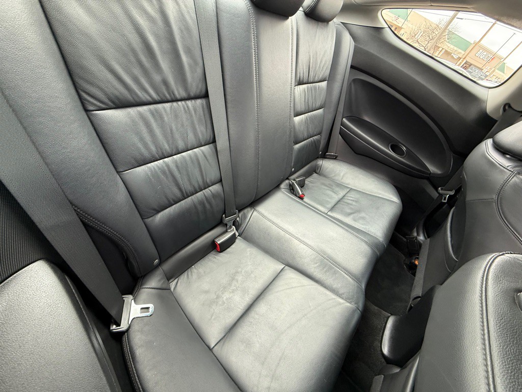 2010 Honda Accord Image 18