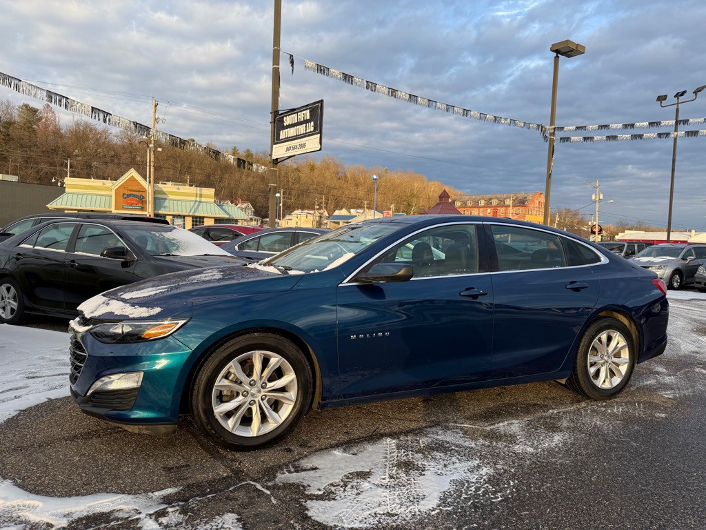 2019 Chevrolet Malibu Image 2
