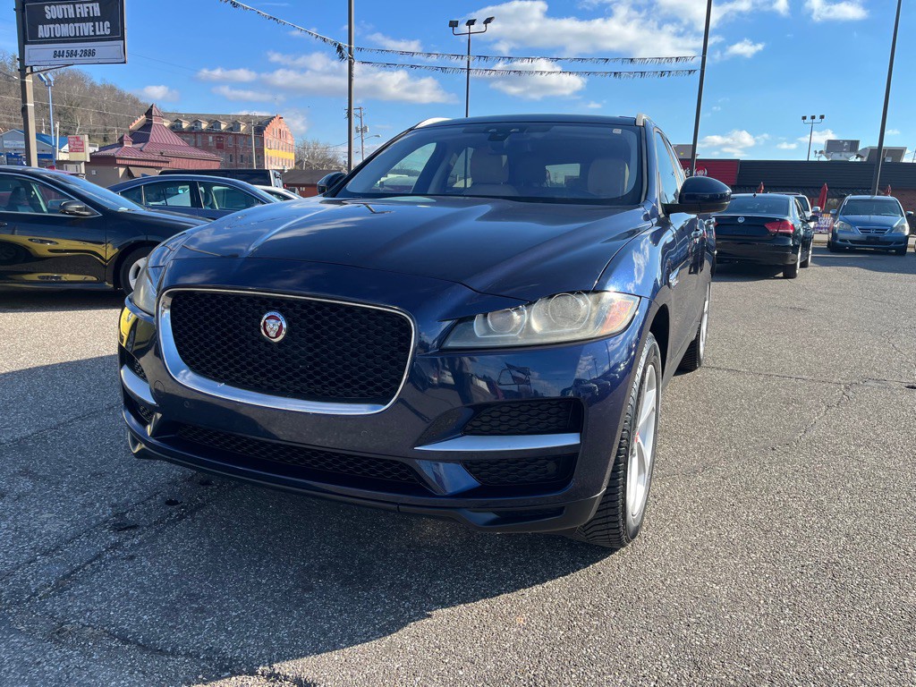 2018 Jaguar F-PACE Image 2