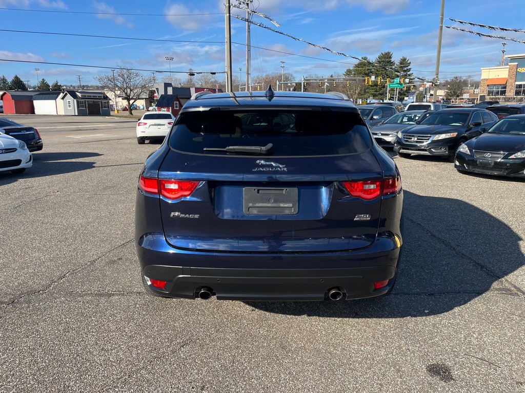 2018 Jaguar F-PACE Image 7