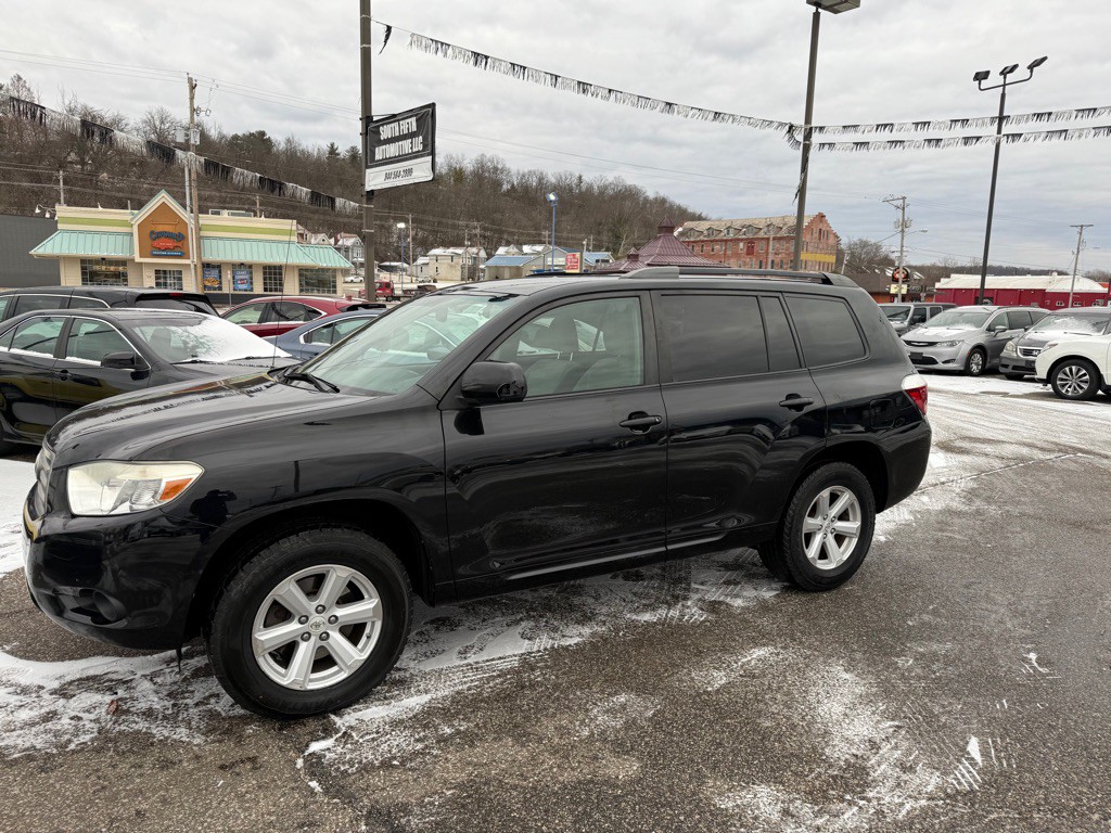 2010 Toyota Highlander Image 2