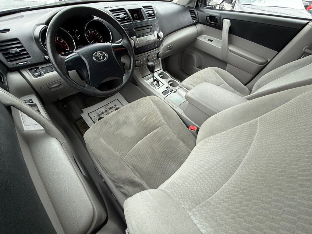 2010 Toyota Highlander Image 11