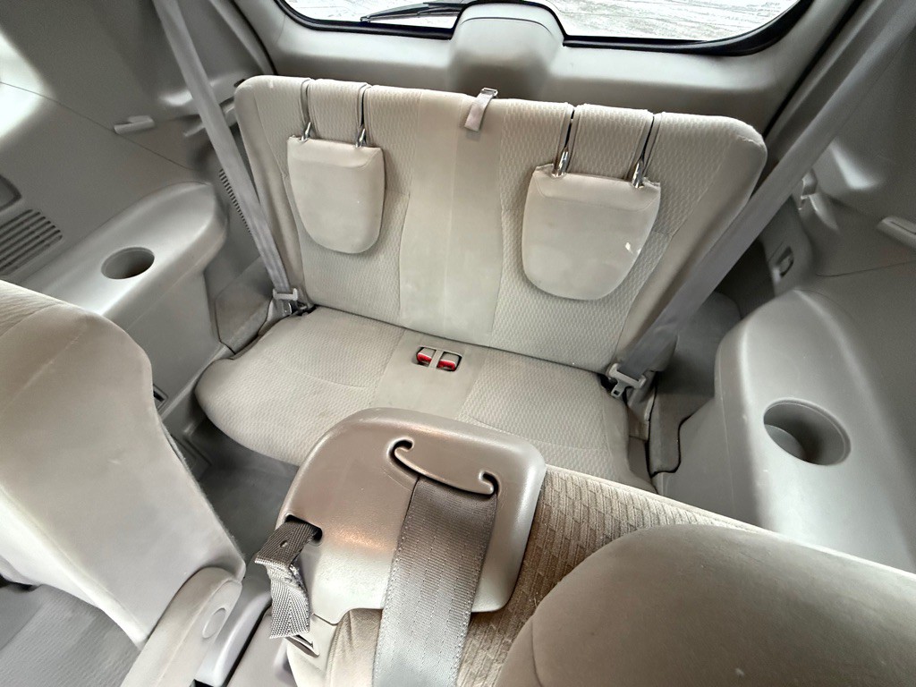 2010 Toyota Highlander Image 12