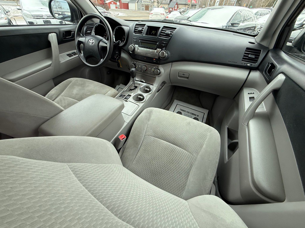 2010 Toyota Highlander Image 16