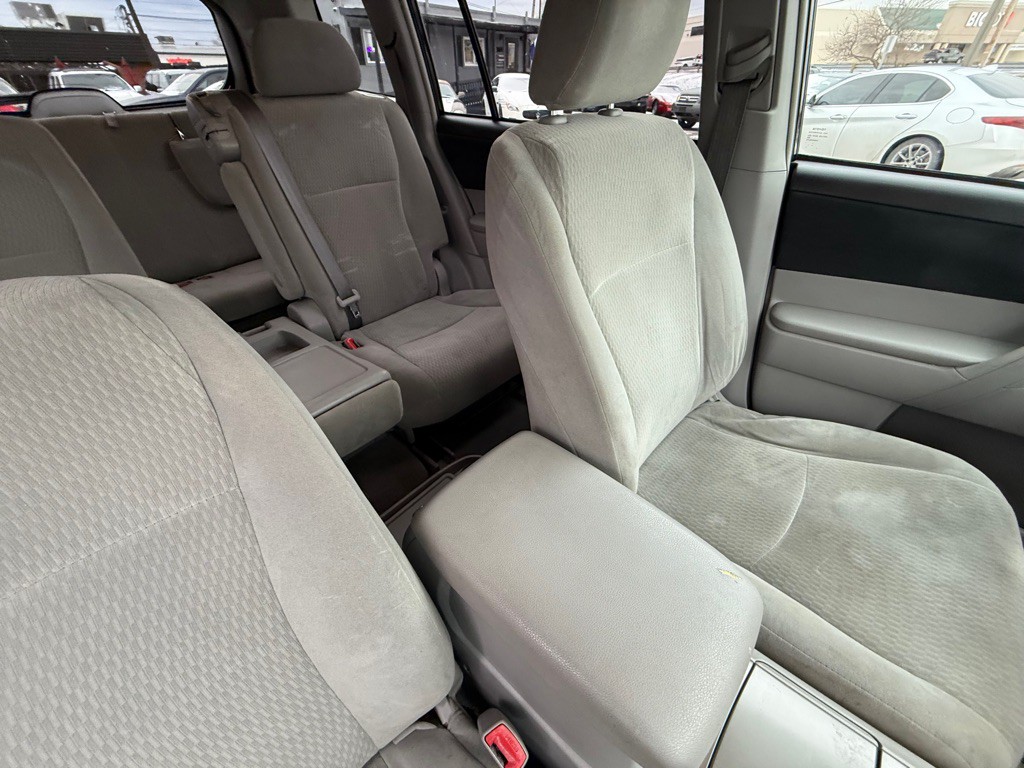 2010 Toyota Highlander Image 19