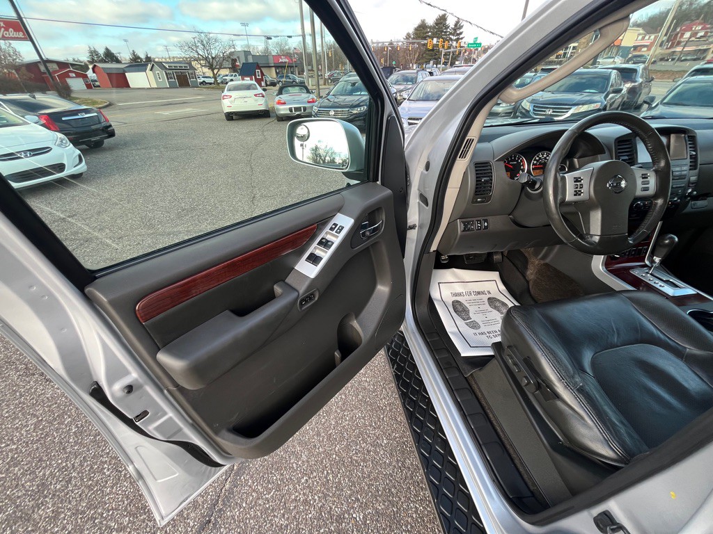2011 Nissan Pathfinder Image 11