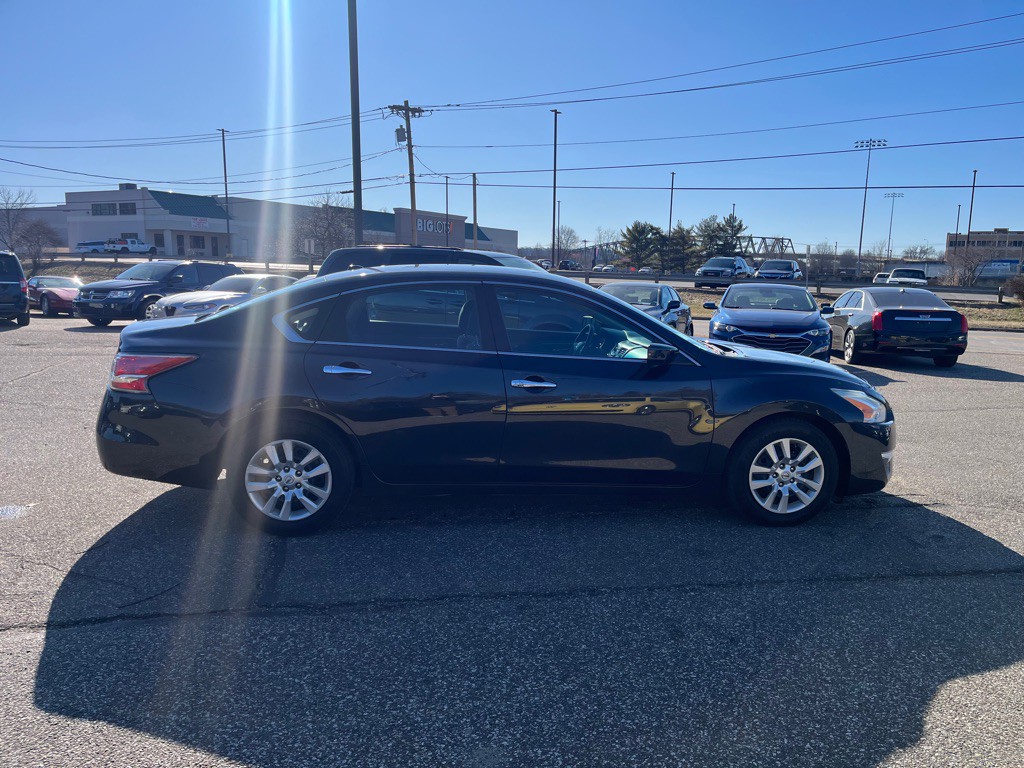 2015 Nissan Altima Image 5