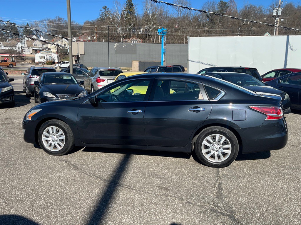 2015 Nissan Altima Image 9