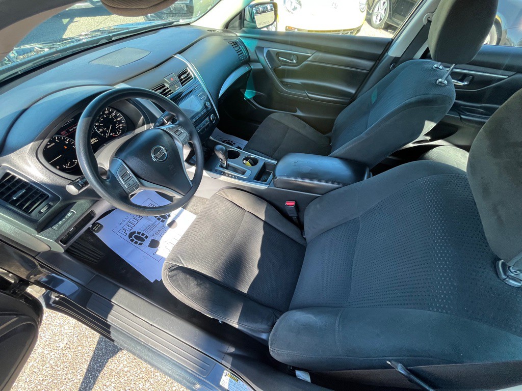 2015 Nissan Altima Image 10