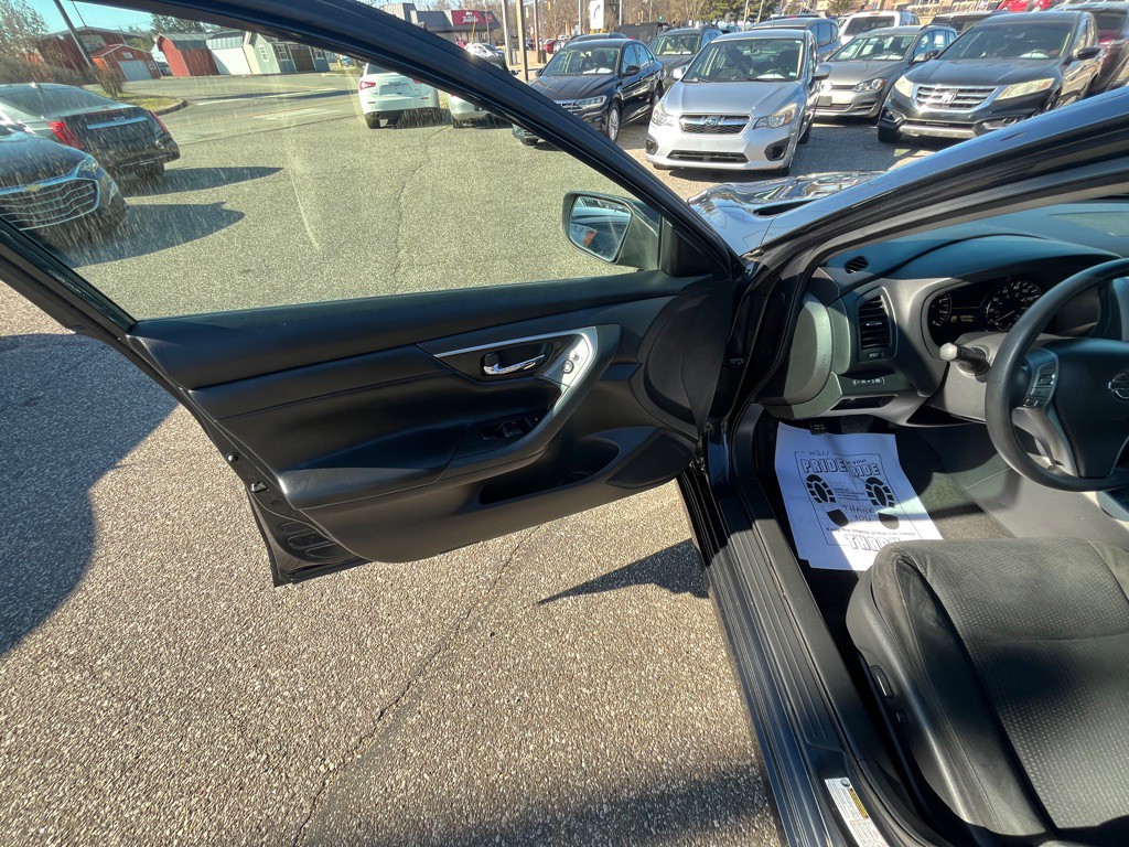 2015 Nissan Altima Image 11