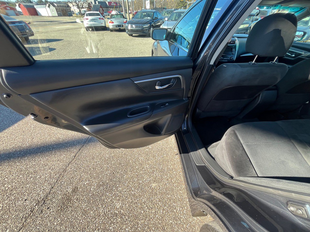 2015 Nissan Altima Image 14