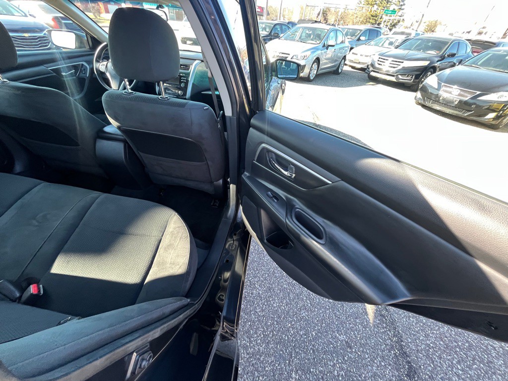 2015 Nissan Altima Image 17