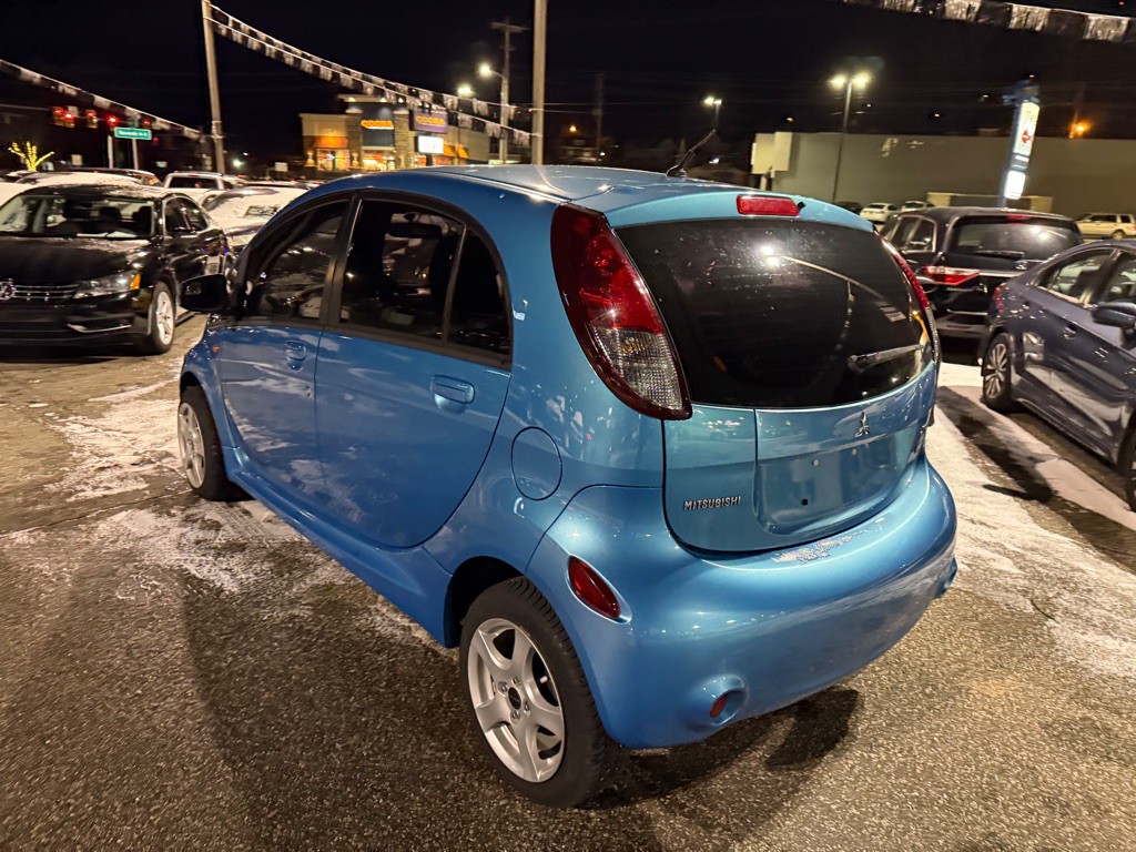 2014 Mitsubishi i-MiEV Image 9
