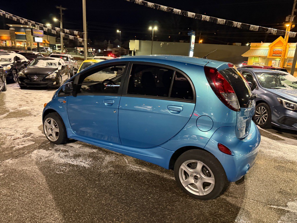 2014 Mitsubishi i-MiEV Image 10