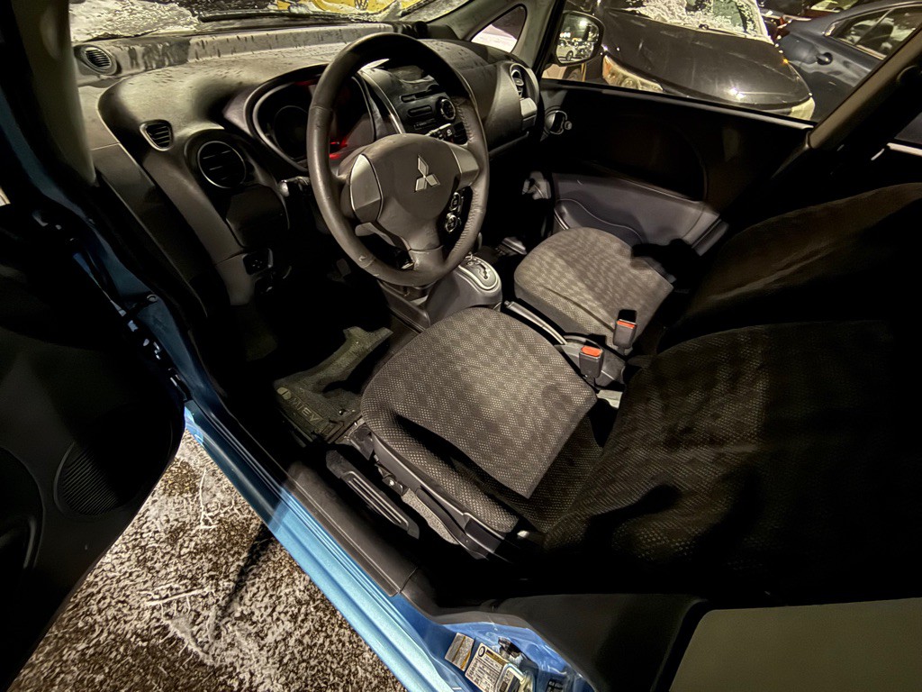 2014 Mitsubishi i-MiEV Image 12