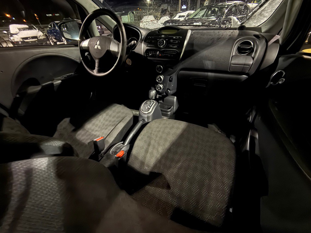 2014 Mitsubishi i-MiEV Image 15