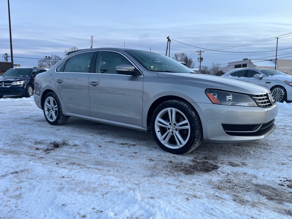 2014 Volkswagen Passat Image 4