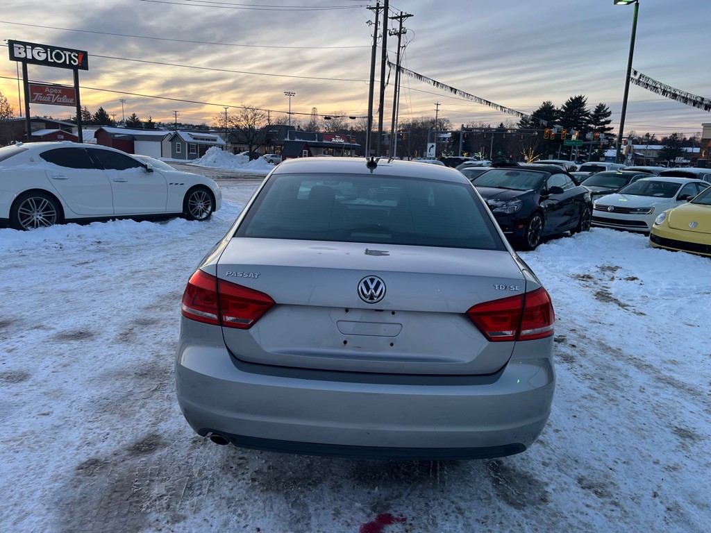 2014 Volkswagen Passat Image 7