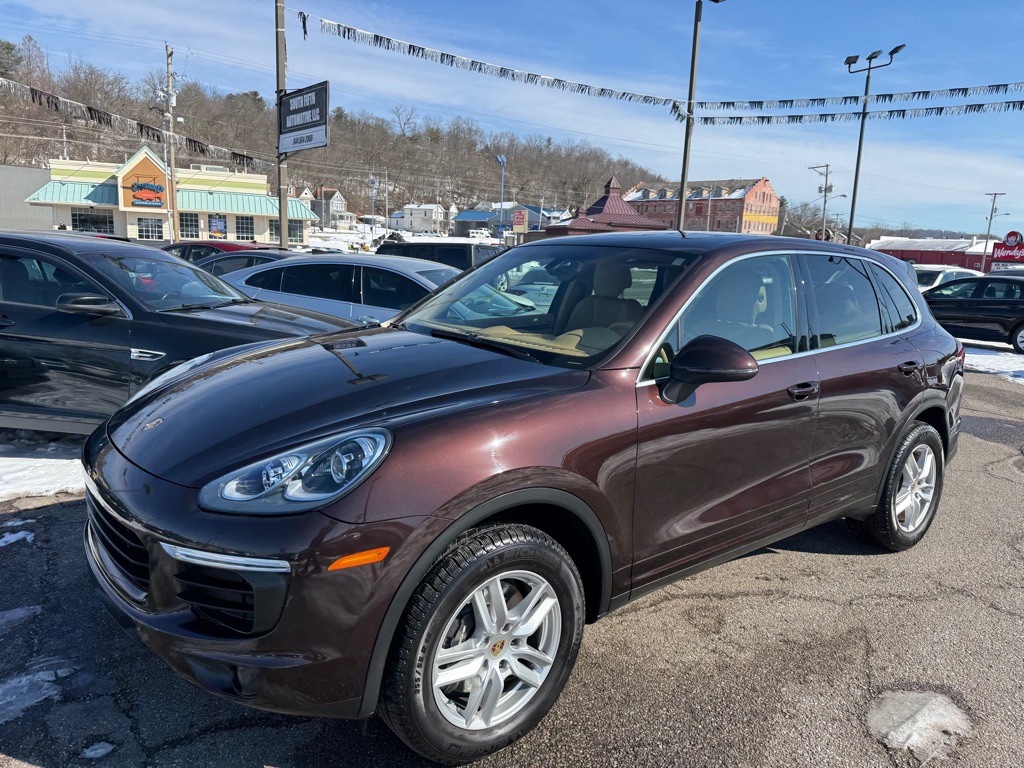 2016 Porsche Cayenne Image 2