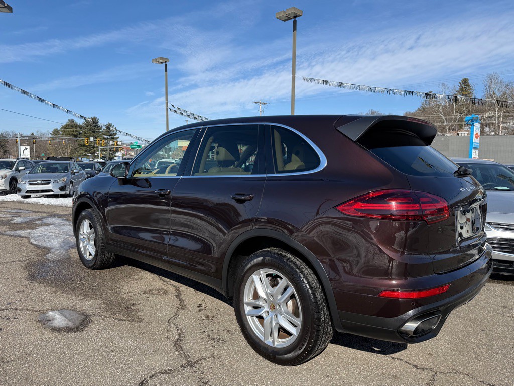 2016 Porsche Cayenne Image 9