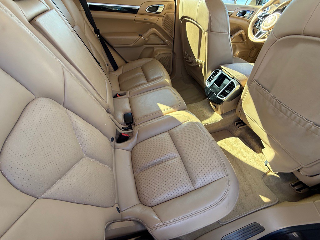 2016 Porsche Cayenne Image 15
