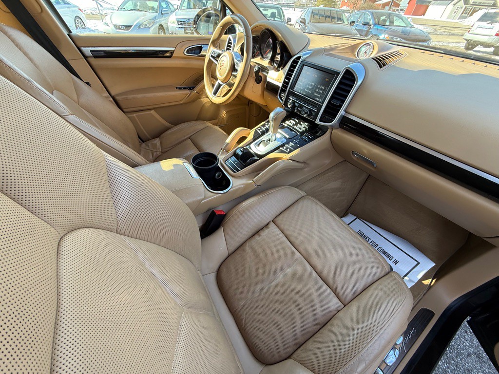 2016 Porsche Cayenne Image 17