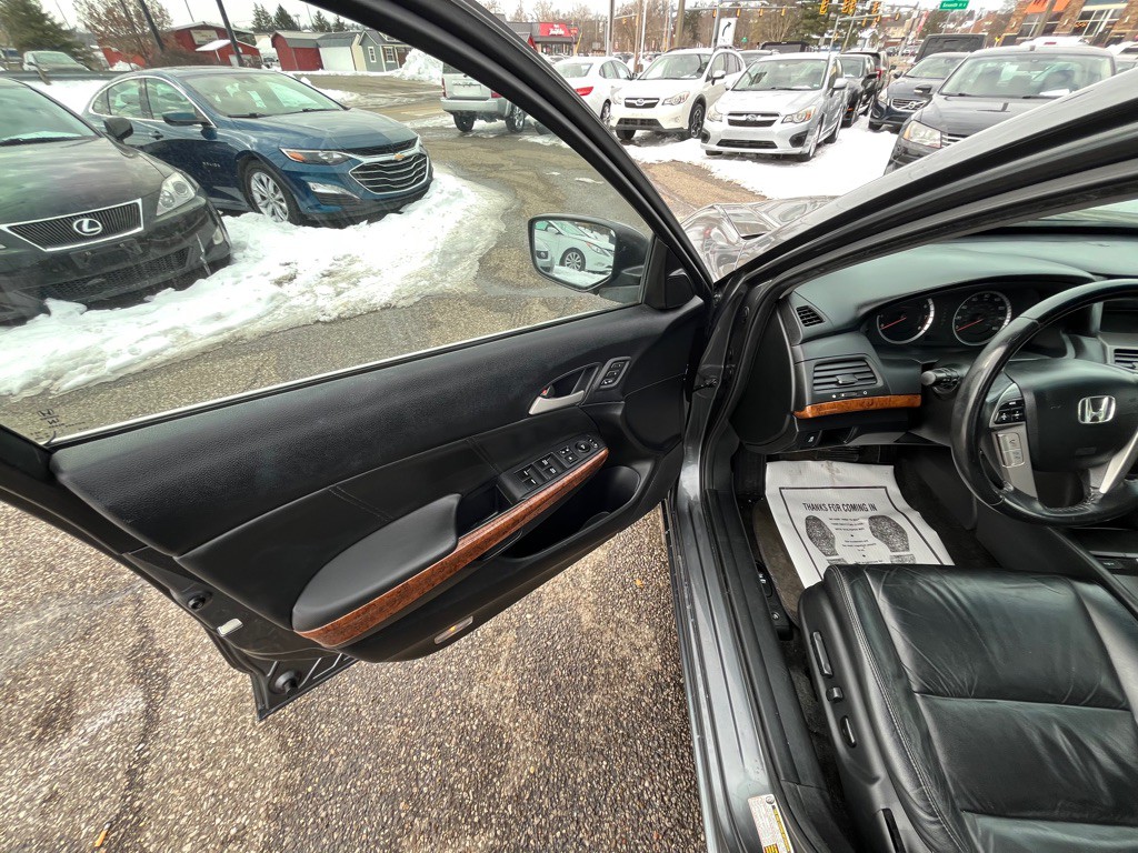 2012 Honda Accord Image 9