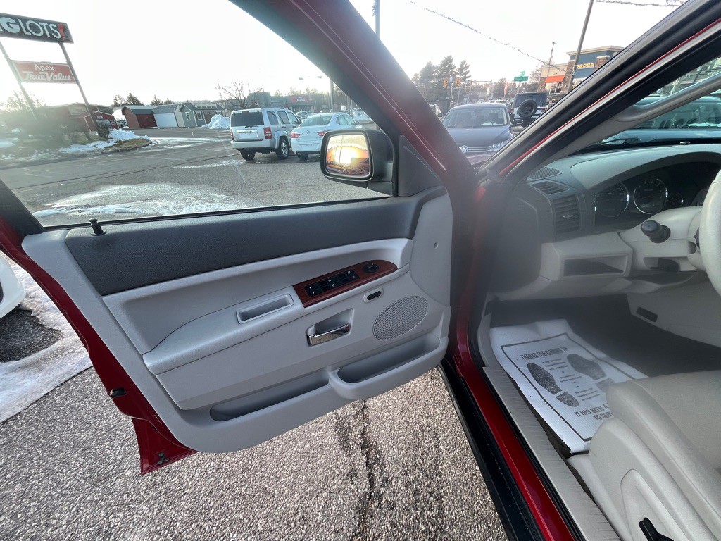 2006 Jeep Grand Cherokee Image 10