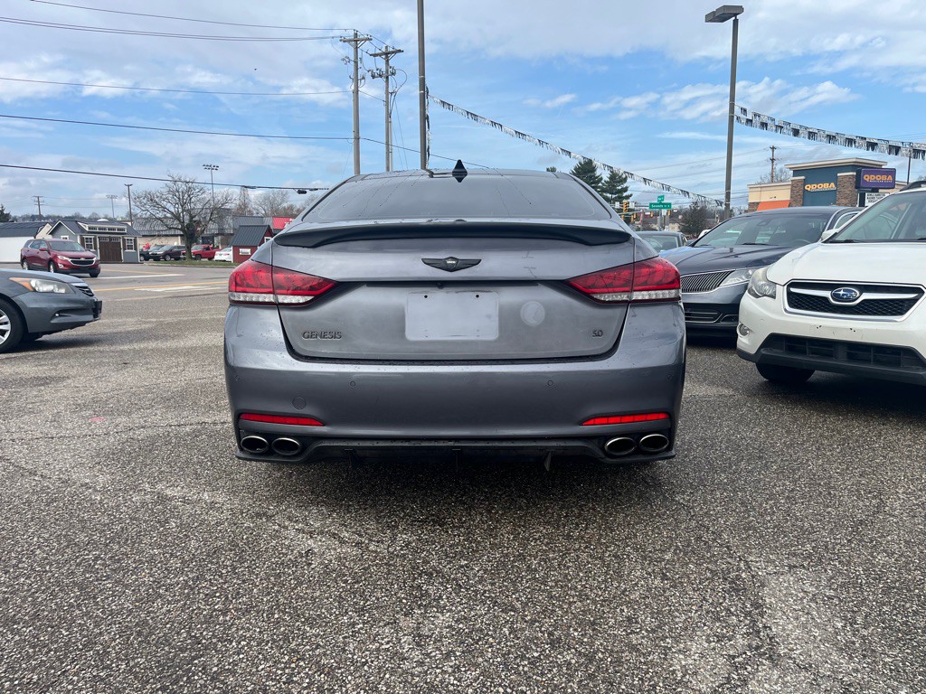 2015 Hyundai Genesis Image 4