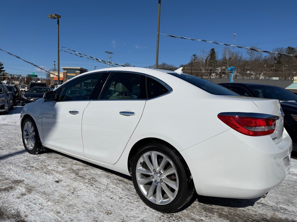 2013 Buick Verano Image 9