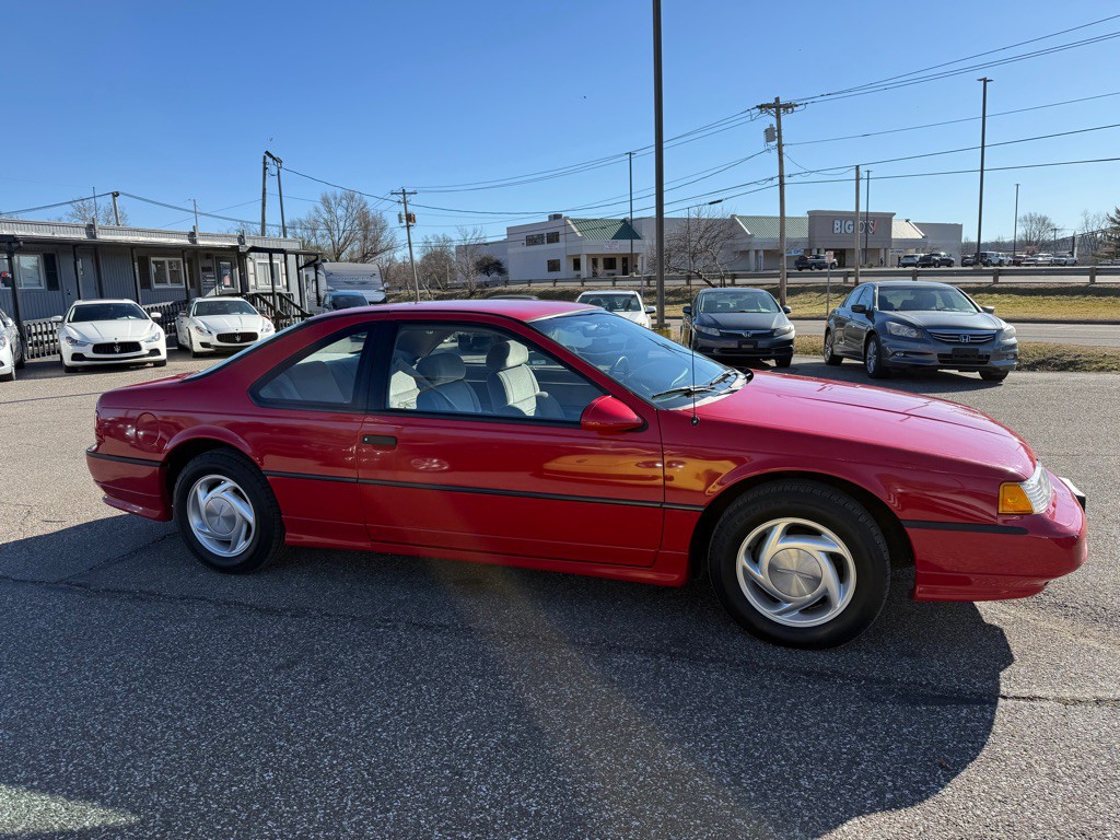 1989 Ford Thunderbird Image 8