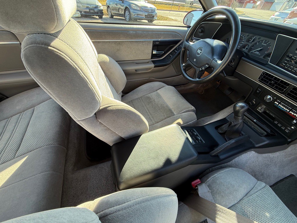 1989 Ford Thunderbird Image 17