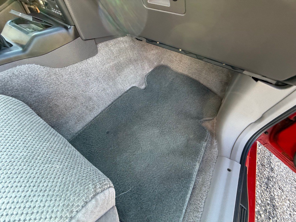 1989 Ford Thunderbird Image 19