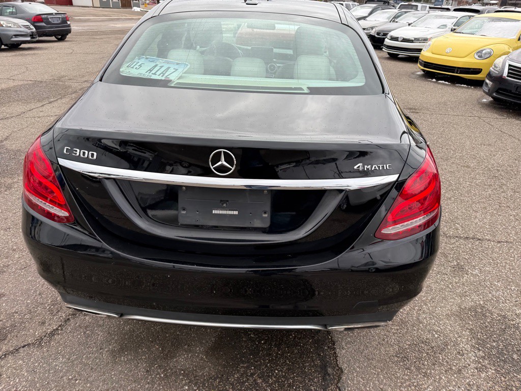 2015 Mercedes-Benz C-Class Image 12