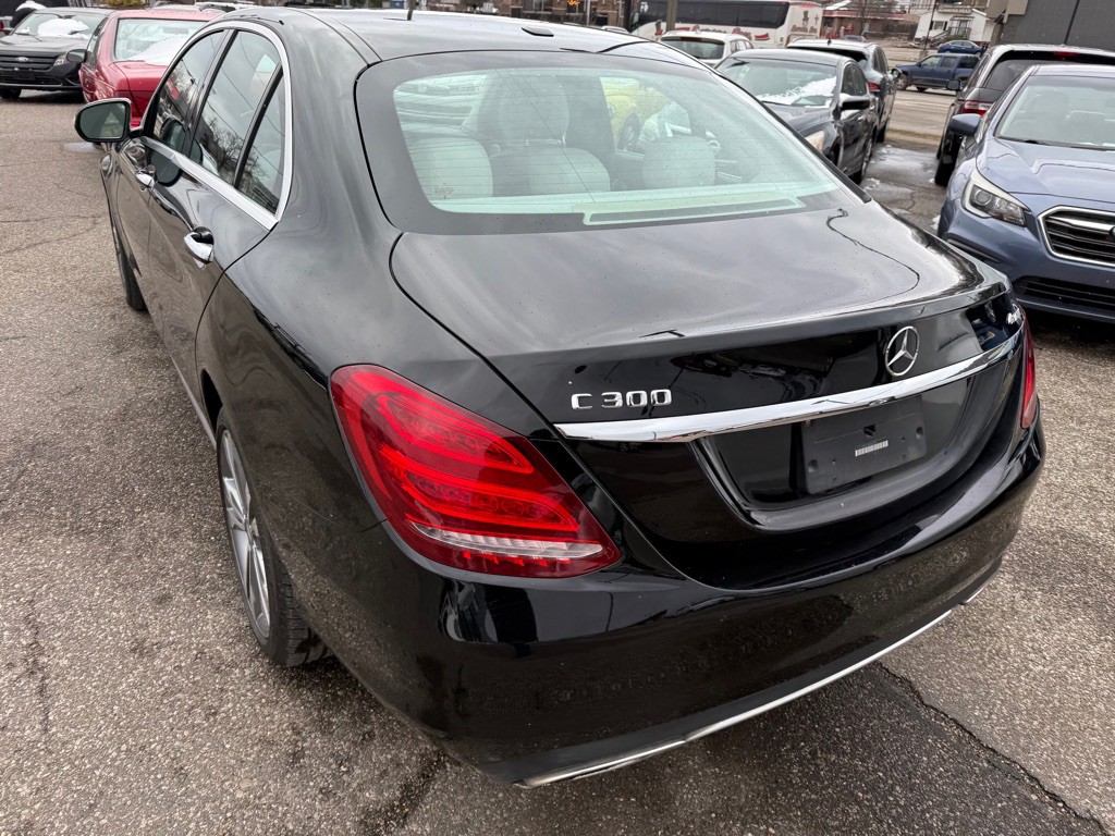 2015 Mercedes-Benz C-Class Image 14