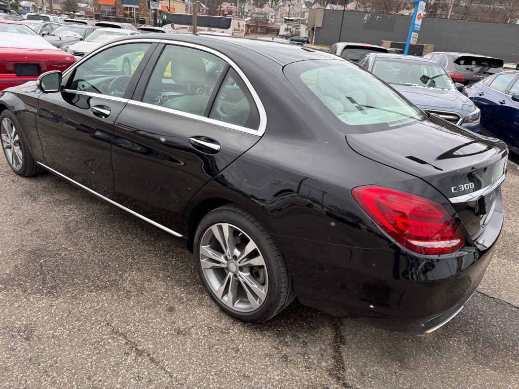 2015 Mercedes-Benz C-Class Image 15