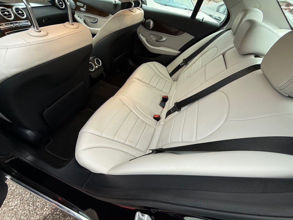 2015 Mercedes-Benz C-Class Image 17