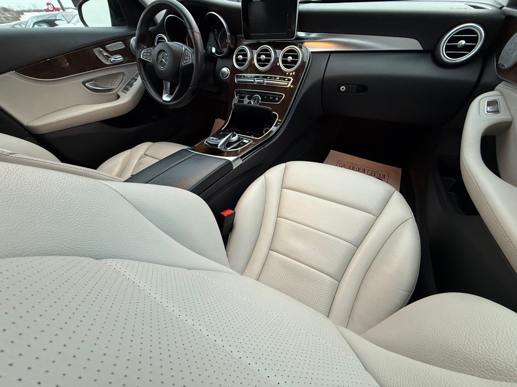 2015 Mercedes-Benz C-Class Image 19