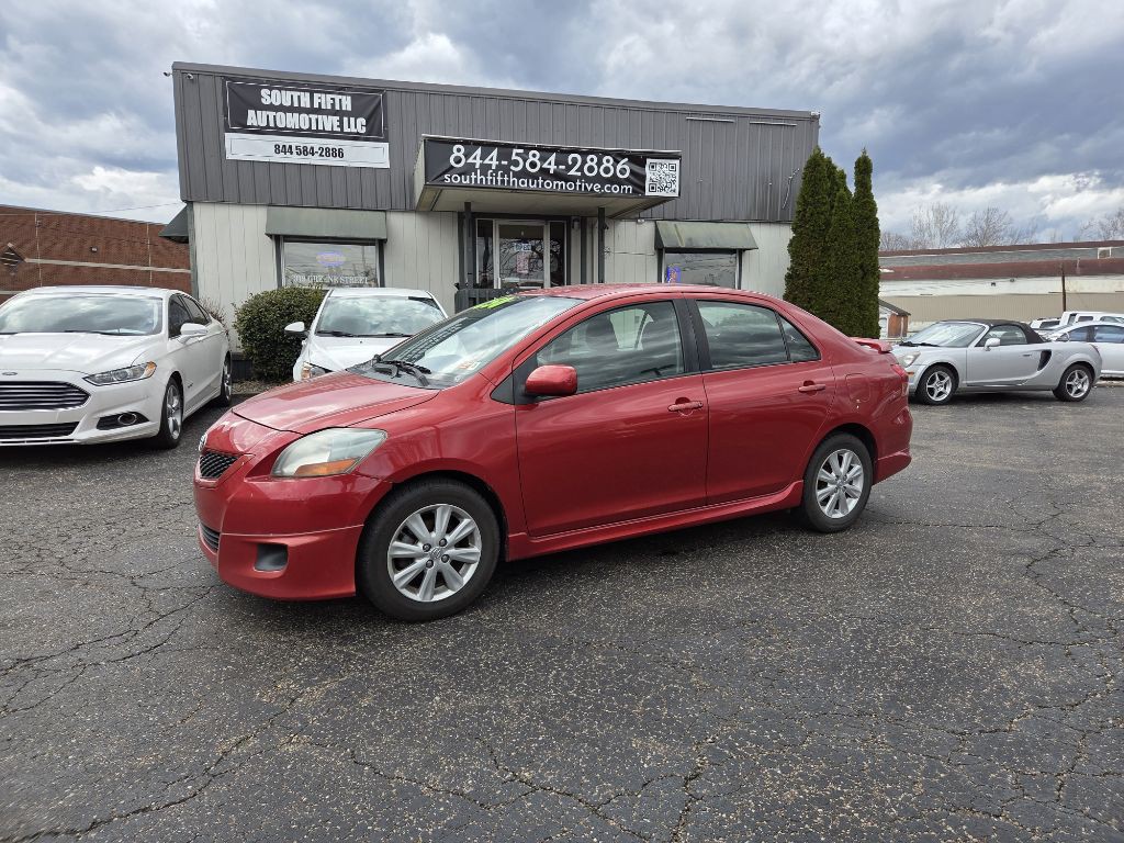 2010 Toyota Yaris Image 1