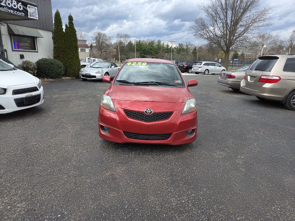 2010 Toyota Yaris Image 2